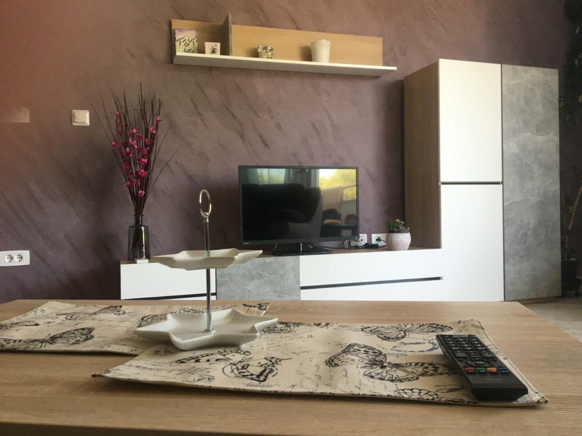 Holly Apartman Umag Luaran gambar