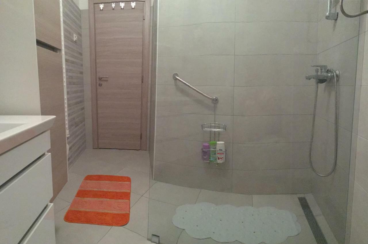 Holly Apartman Umag Luaran gambar