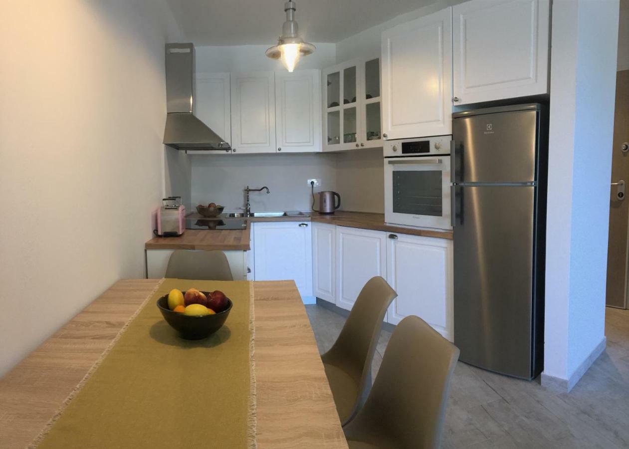 Holly Apartman Umag Luaran gambar